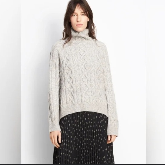 VINCE Cable Knit Turtleneck Cashmere Blend Sweater in Light Grey Sz L - Picture 1 of 10